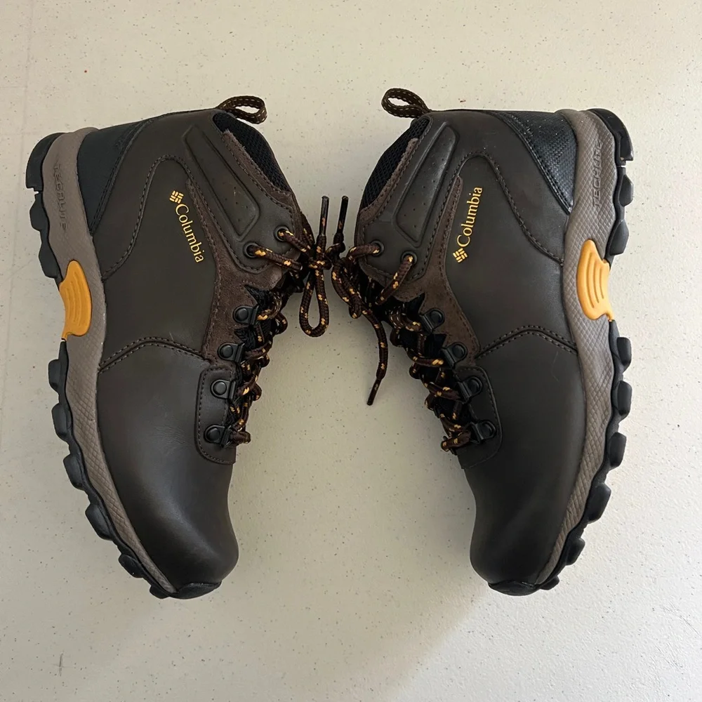 Columbia Childrens Newton Ridge Hiking Boot Size 5